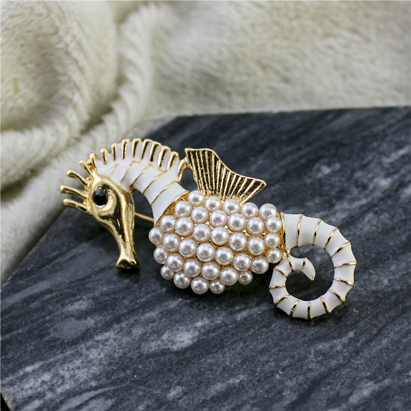 Coleção de Broches Vintage de  - Vintage Collectible Pins avaliação e preço