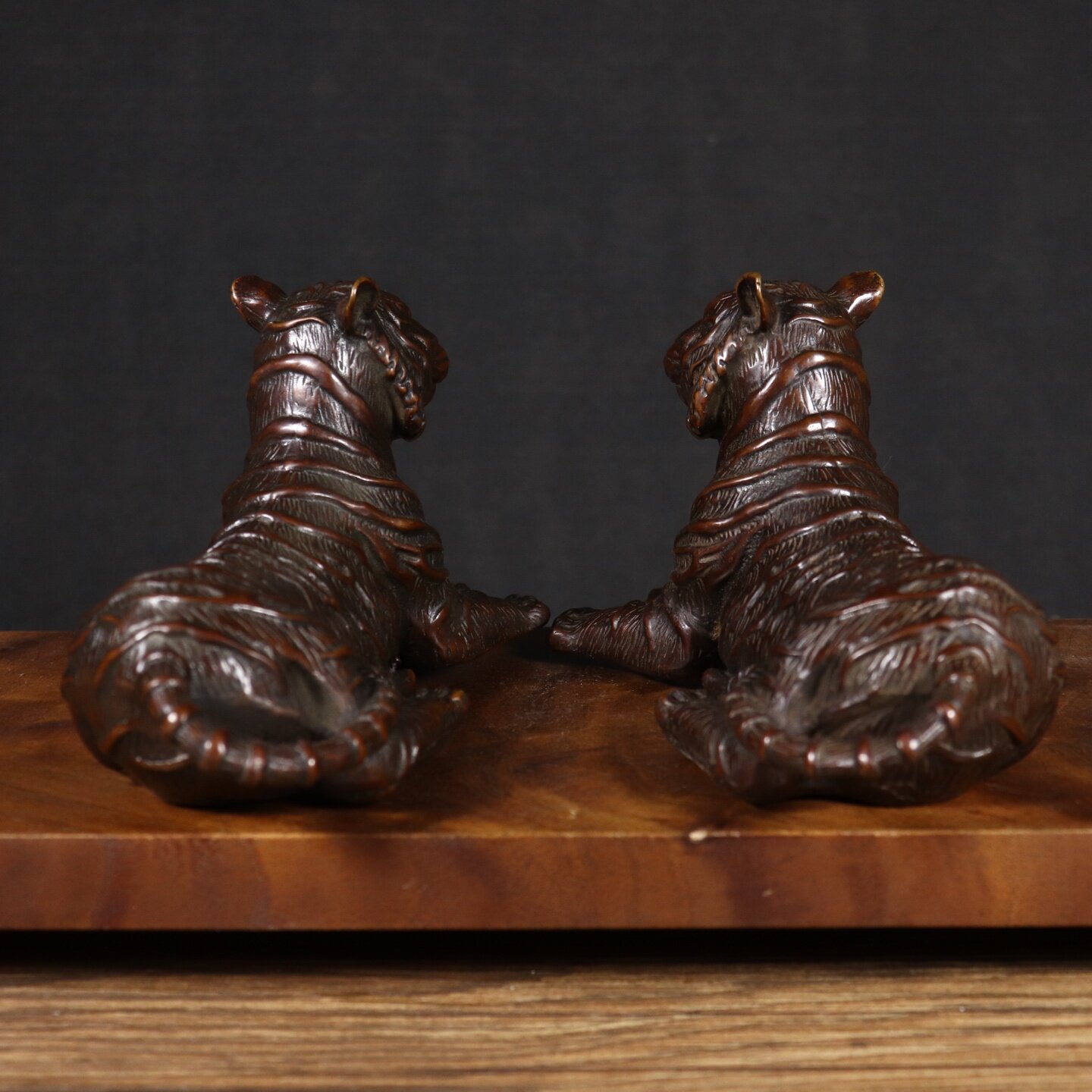 Estátua de Tigre de Cobre Vint - Vintage And Collectible Stores avaliação e preço
